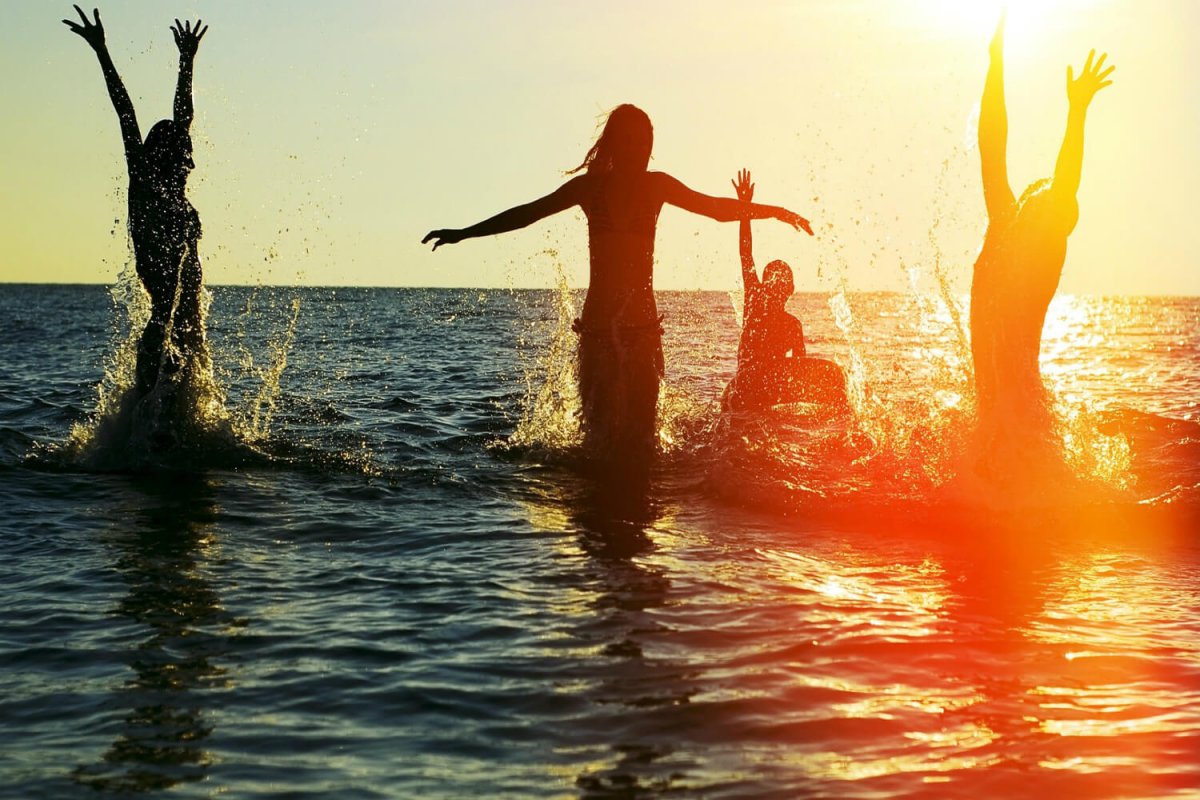 Купание летом