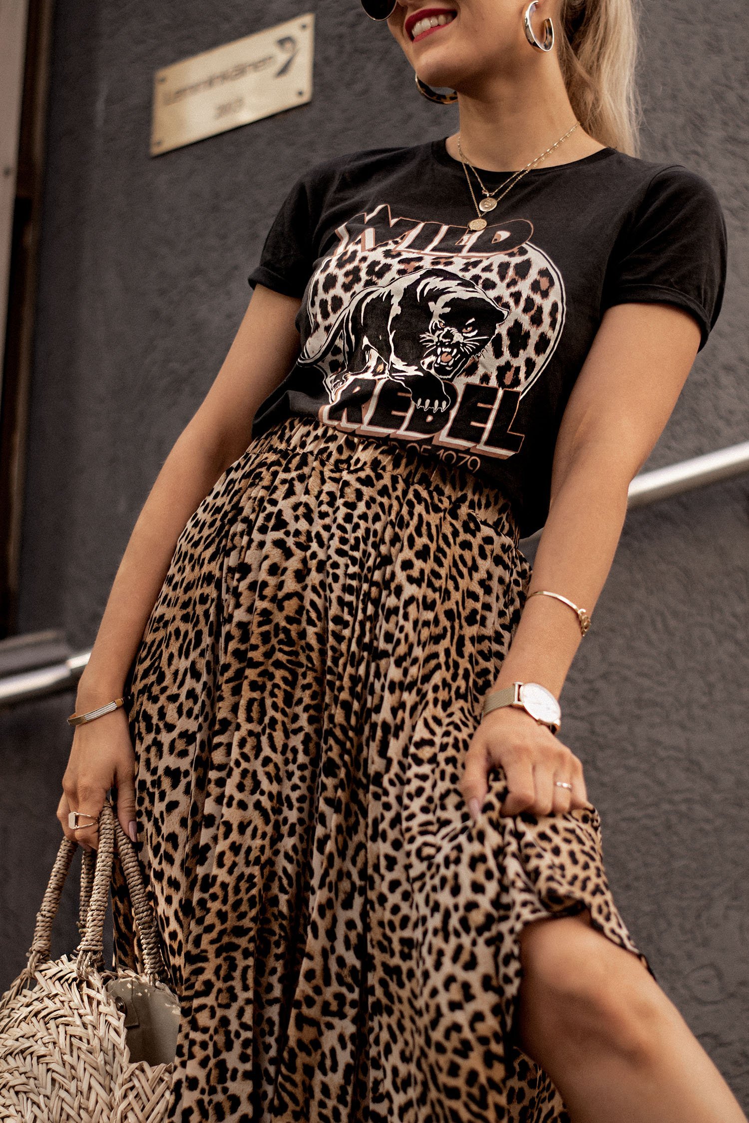 Модно леопардовый принт. Платье Роберто Кавалли леопард. Юбка Дольче Габбана леопардовая. Платье Остин леопард. Леопардовое платье Остин.