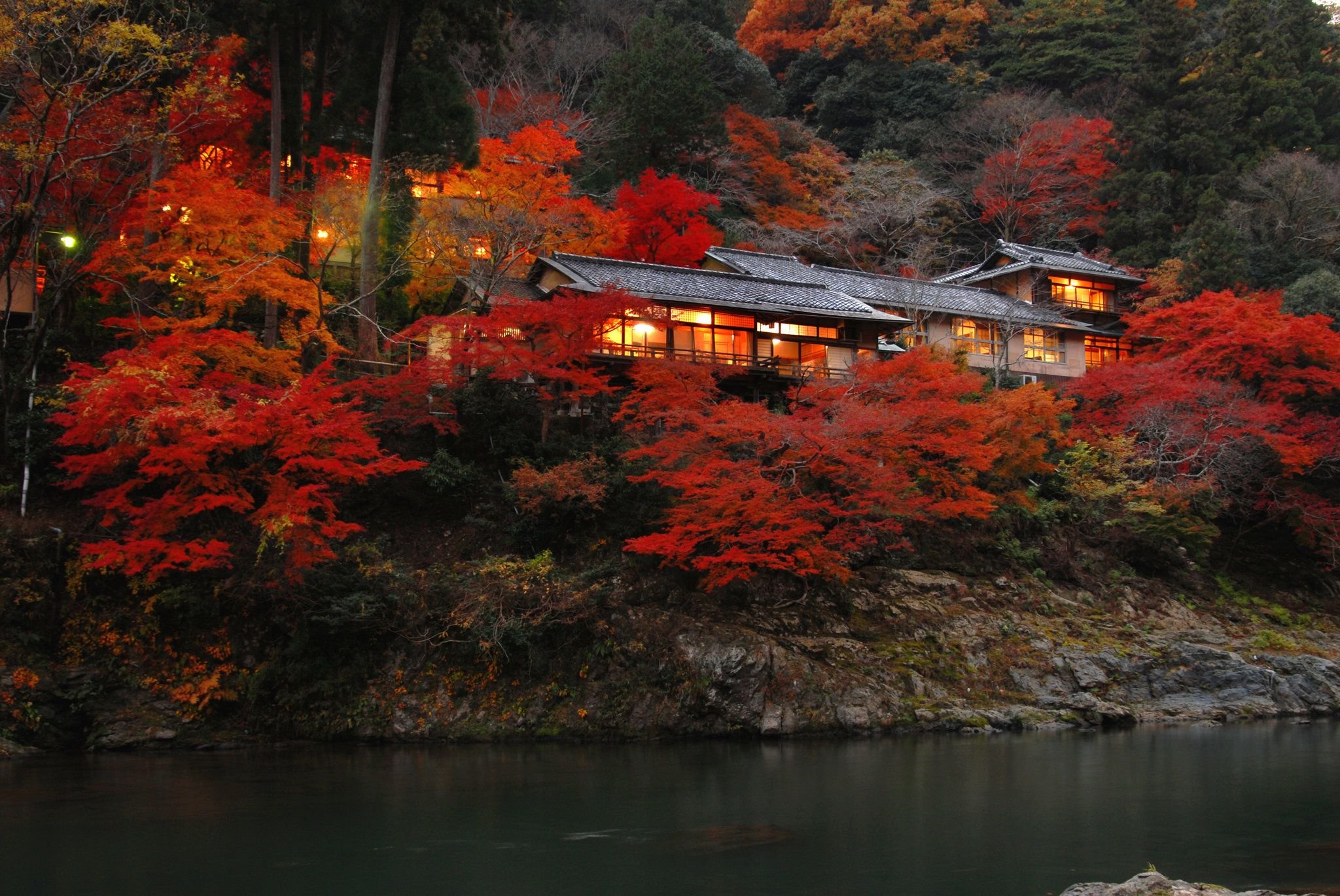 Японское качество видео. Киото Япония. Киото Япония осень Фудзияма. Старинный Рекан в Киото. Киото на японском.