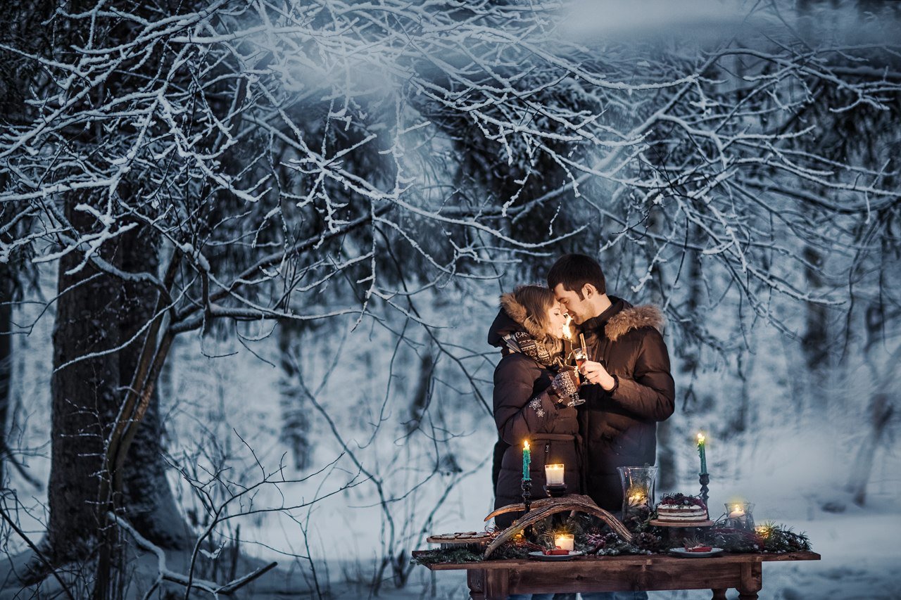 Песни зимний вечер хорош. Зимняя фотосессия в лесу. Романтика зимой. Зимняя фотосессия на природе. Зима любовь.