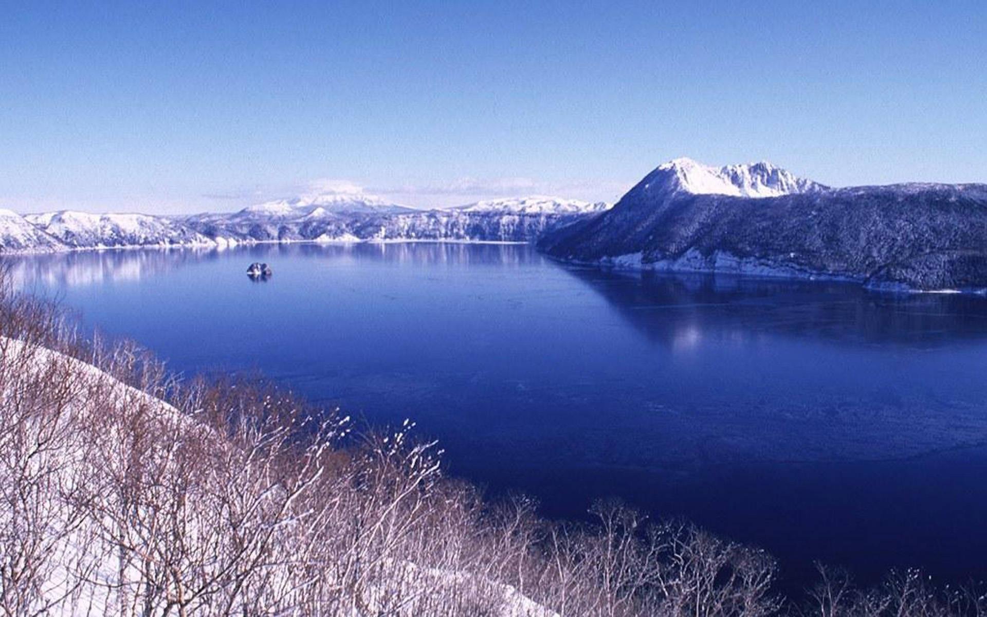 Милашка из хоккайдо персонажи. Озеро Хоккайдо. Озеро Ноторо, Хоккайдо. Озеро бива в Японии. Озеро ТОЙОНИ Хоккайдо, Япония.
