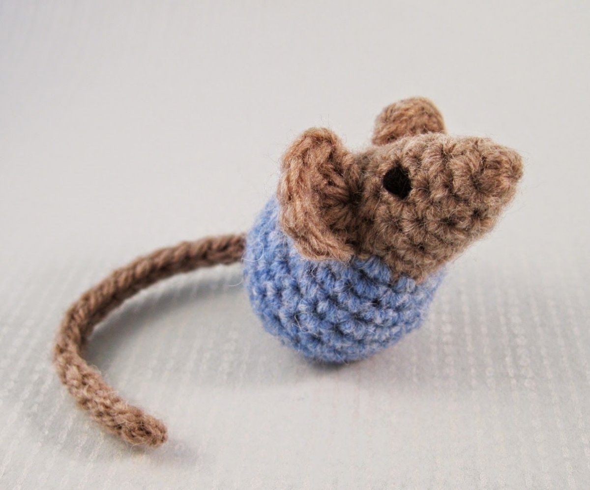 Мышка для кошки крючком амигуруми