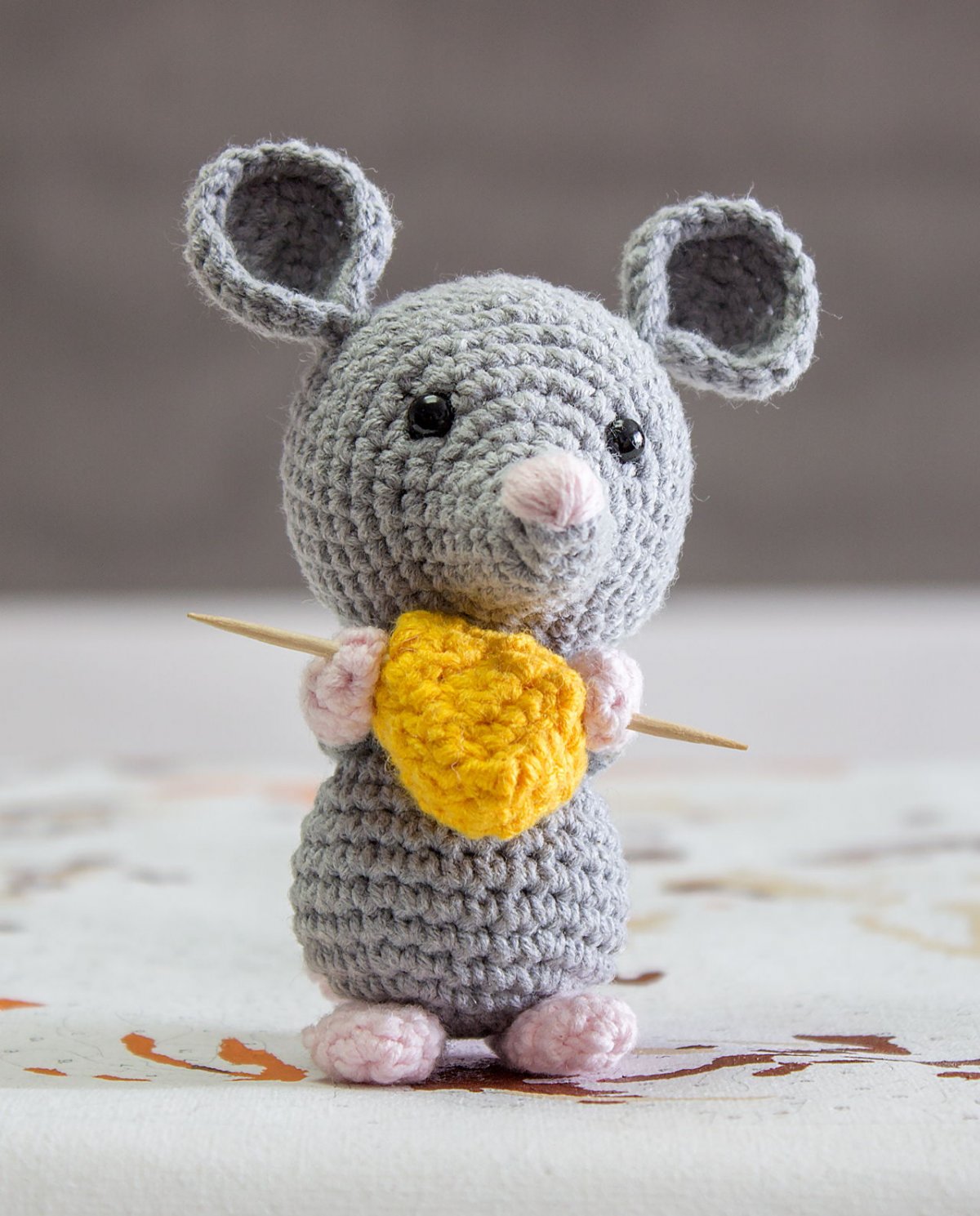 Маленькие вязаные мышки