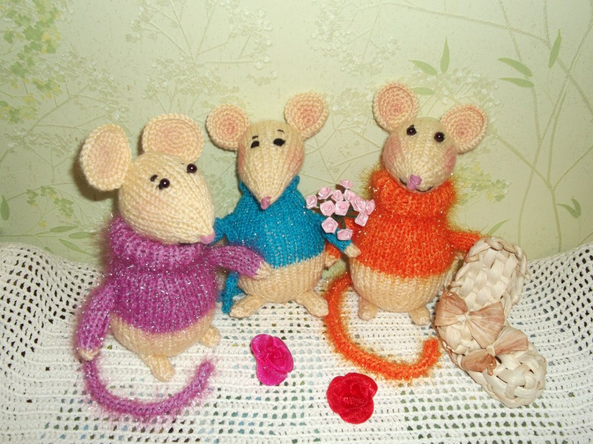 Вязаные мышки спицами