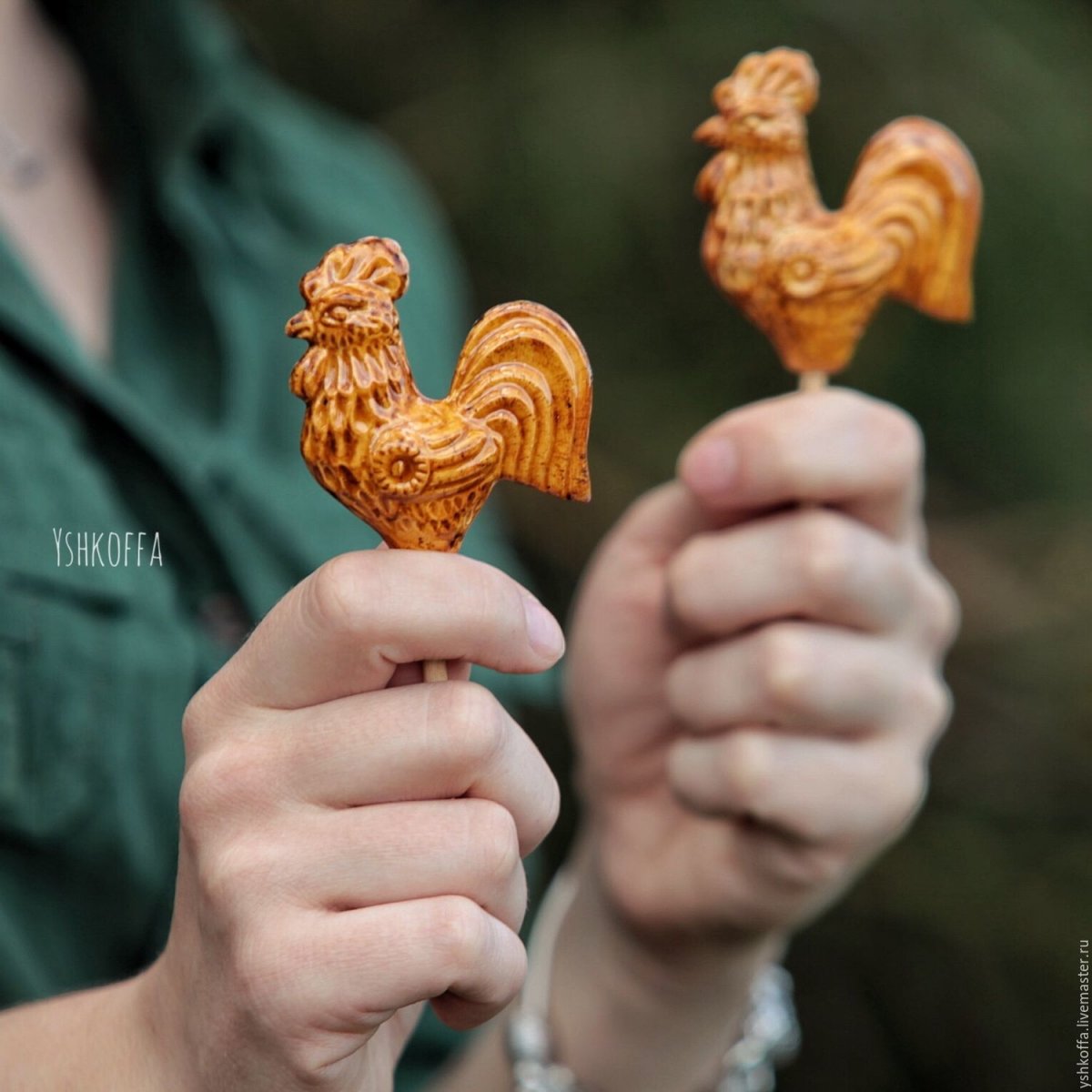 Леденец петушок на палочке