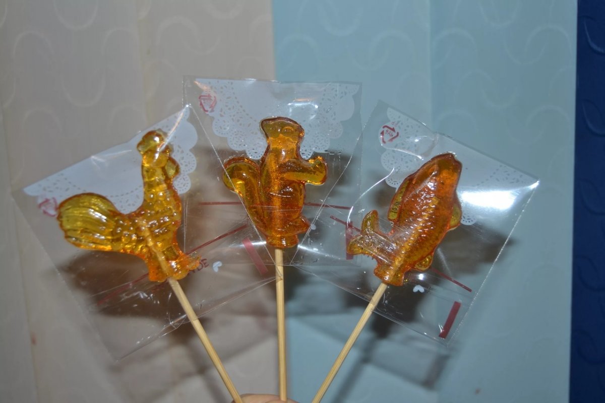 Петушок на палочке