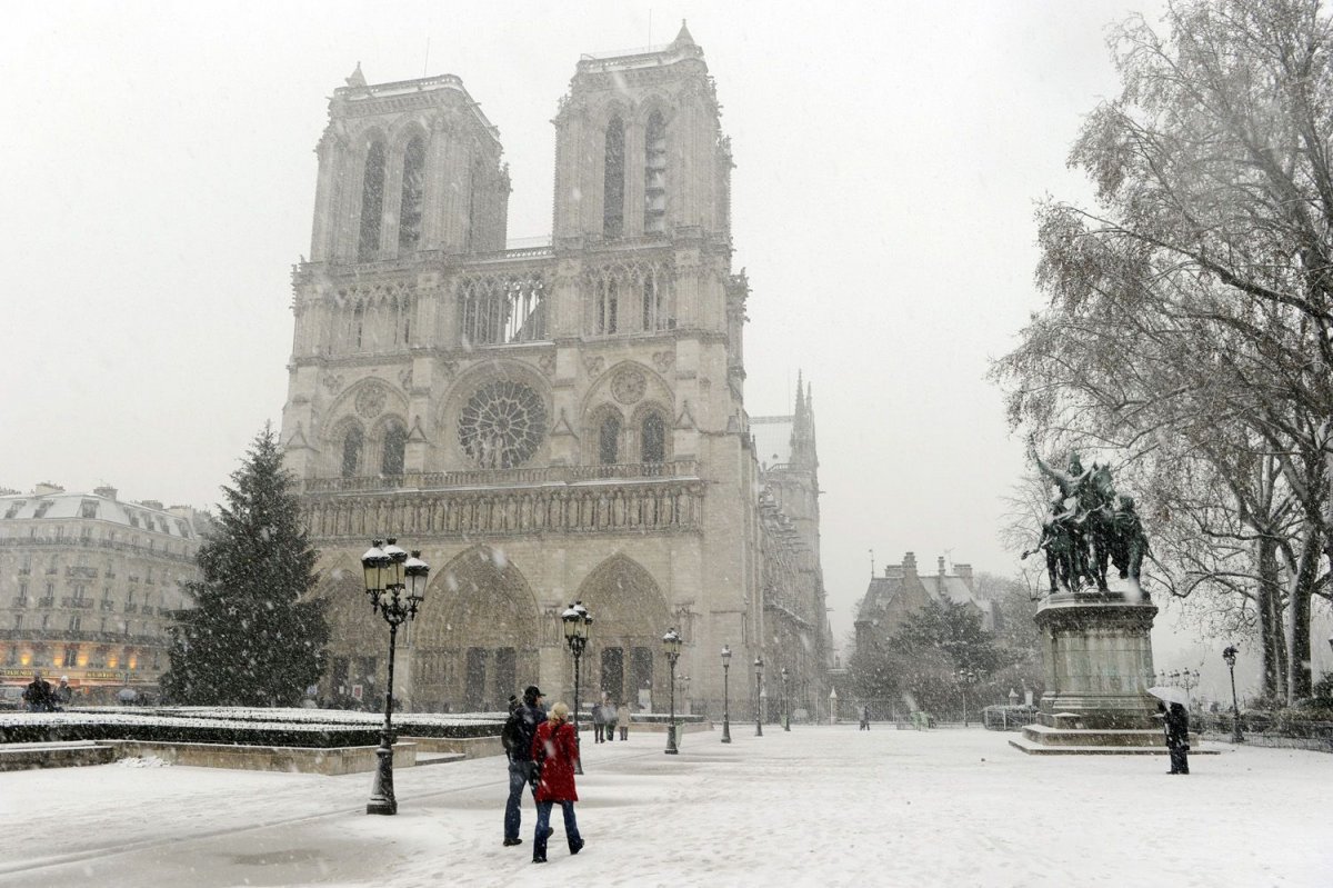 Собор Парижской Богоматери зимой