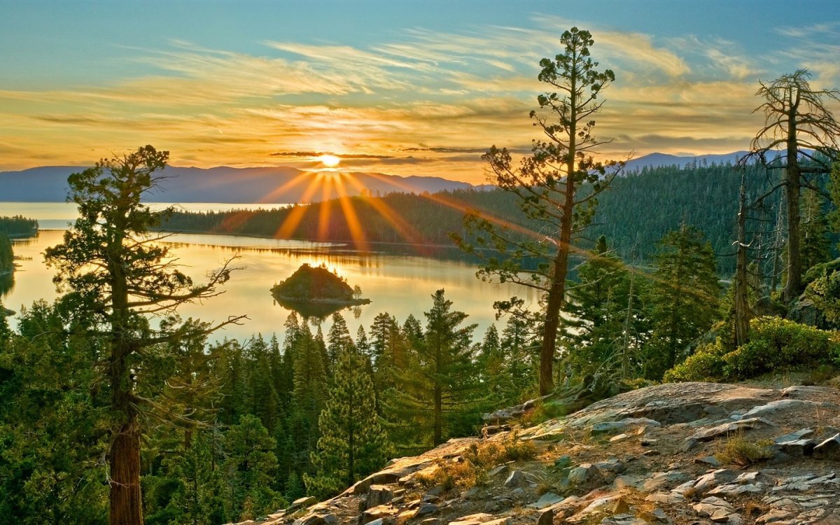 Озеро Тахо рассвет