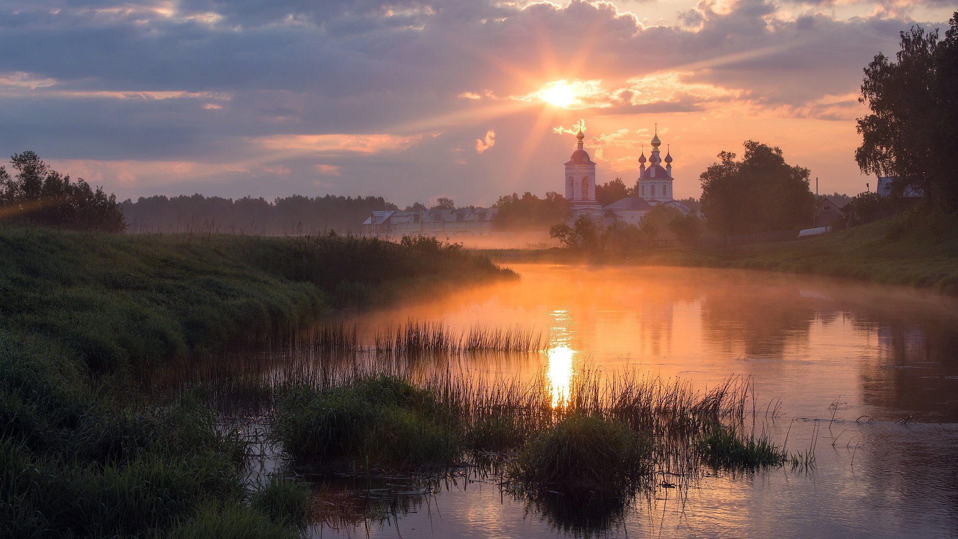 деревня с храмом