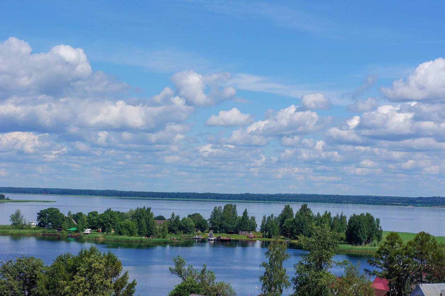 2 озеро селигер. Озеро Селигер. Валдай озеро Селигер. Осташков Селигер. Новгородское озеро Селигер.