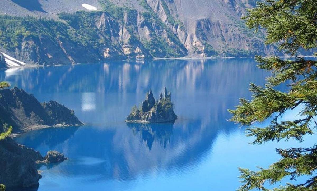 2 озера в северной америке. Национальный парк озеро Крейте. Озеро Крейтер. Озеро Крейтер, Орегон, США. Крейтер озеро в Северной Америке.