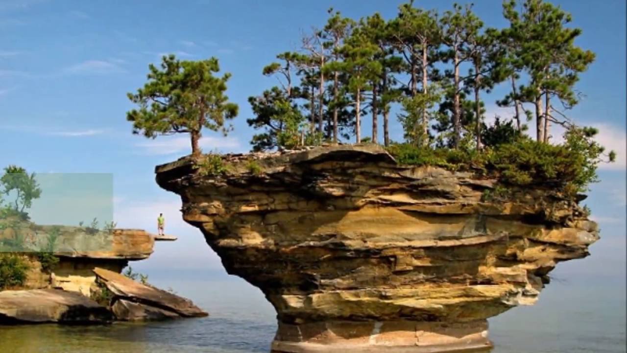 Маленький каменный рай. Озеро Гурон Мичиган. Озеро Гурон Северная Америка. Остров на озере Гурон в Мичигане. Великое озеро Гурон.