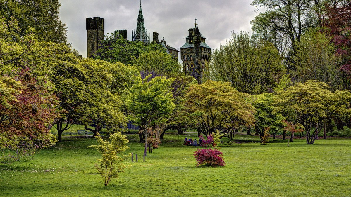 Парк в Кардиффе Великобритании