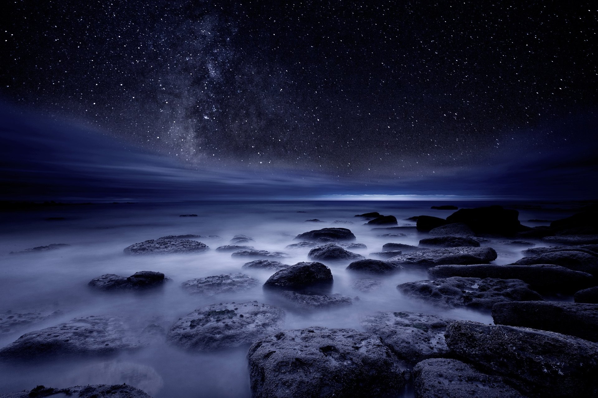 Night stone. Ночное море. Ночь в море. Ночной пейзаж. Ночное небо море.