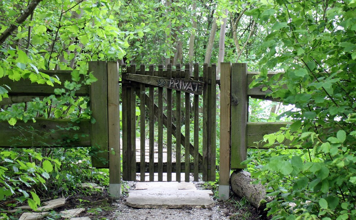 Старая деревянная калитка