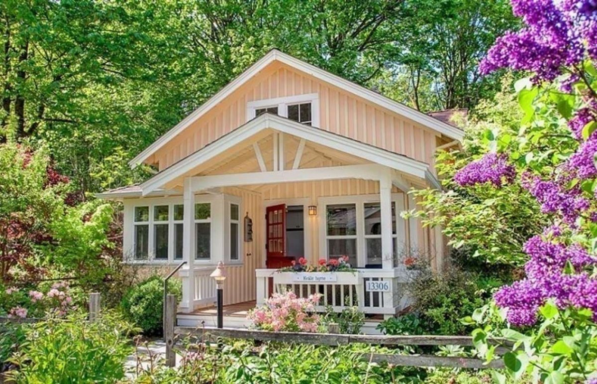 Тини Хаус с террасой