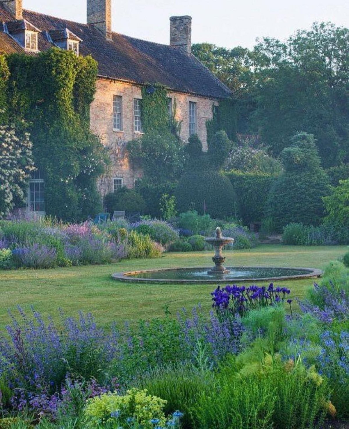 Англия деревня кэмбэлфорд ланшадф садов