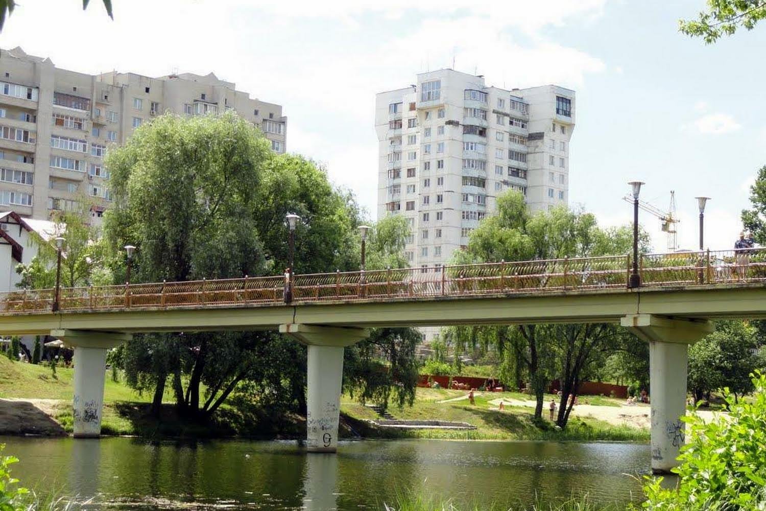 Шел сумы. Сумы город. Сума город Украины. Сумы мост. Пешеходный мост Сумы.