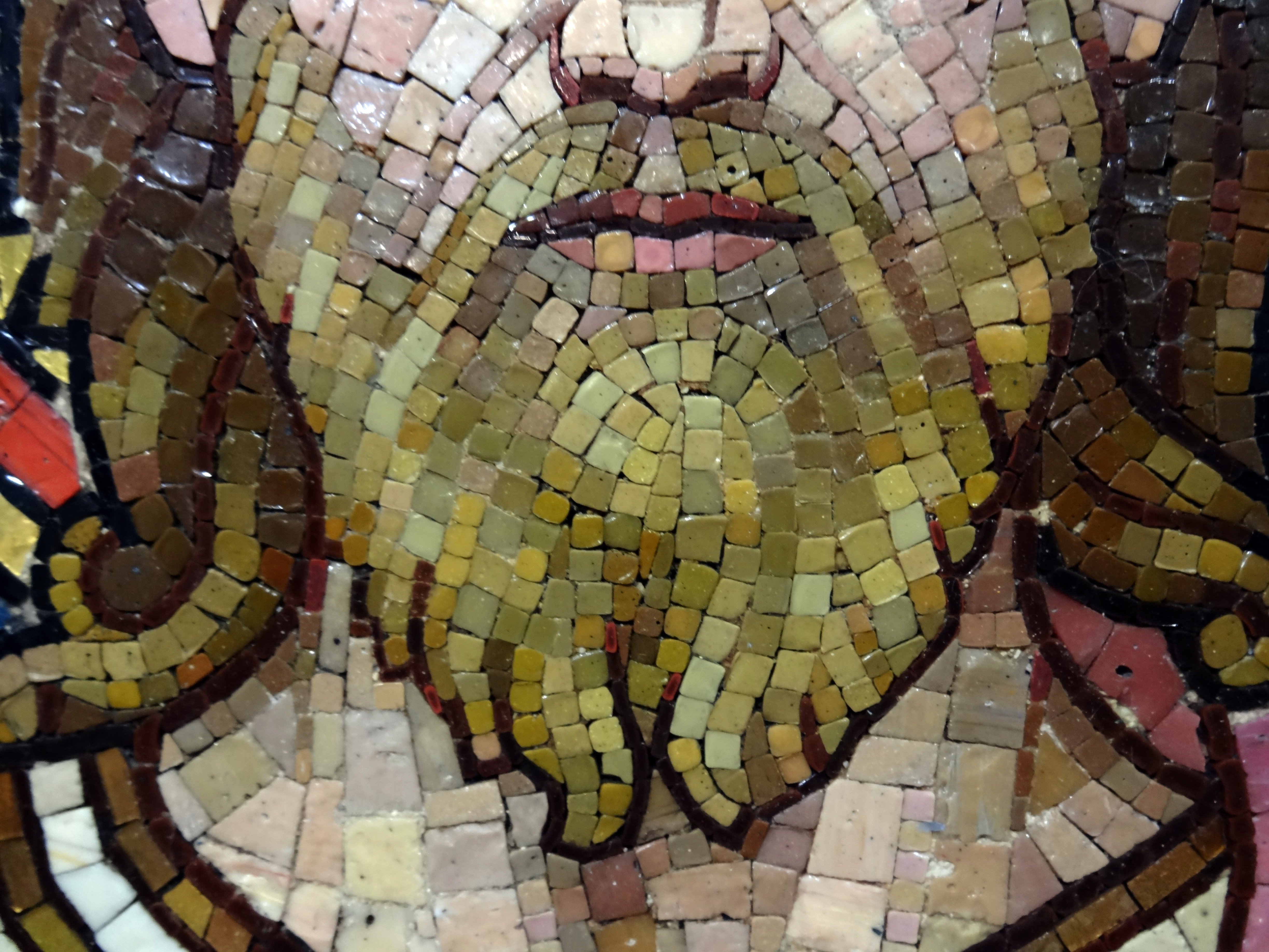 Монументальная живопись мозаика Гауди