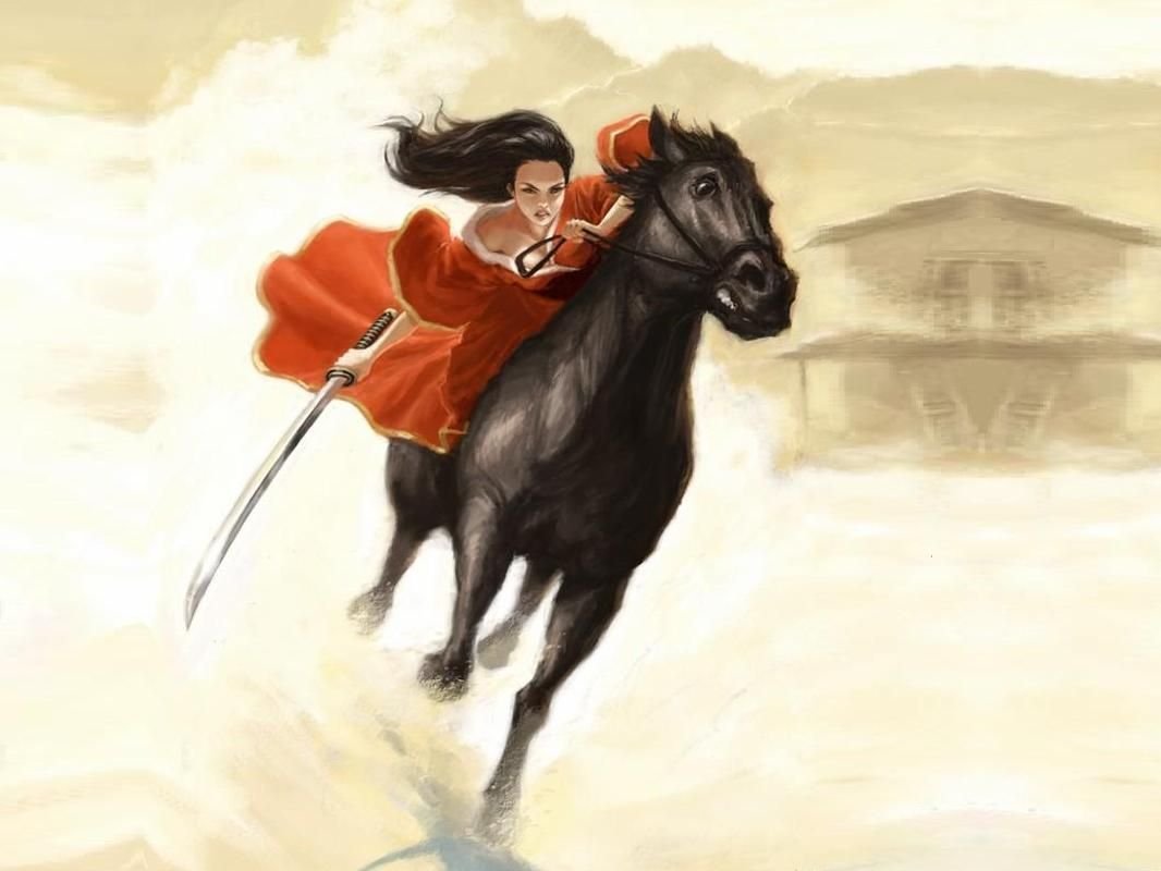 Женщина на коне мчится