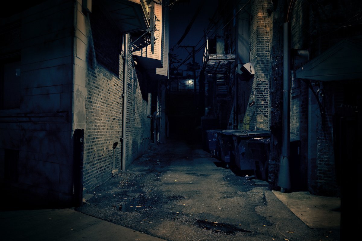 Темный переулок