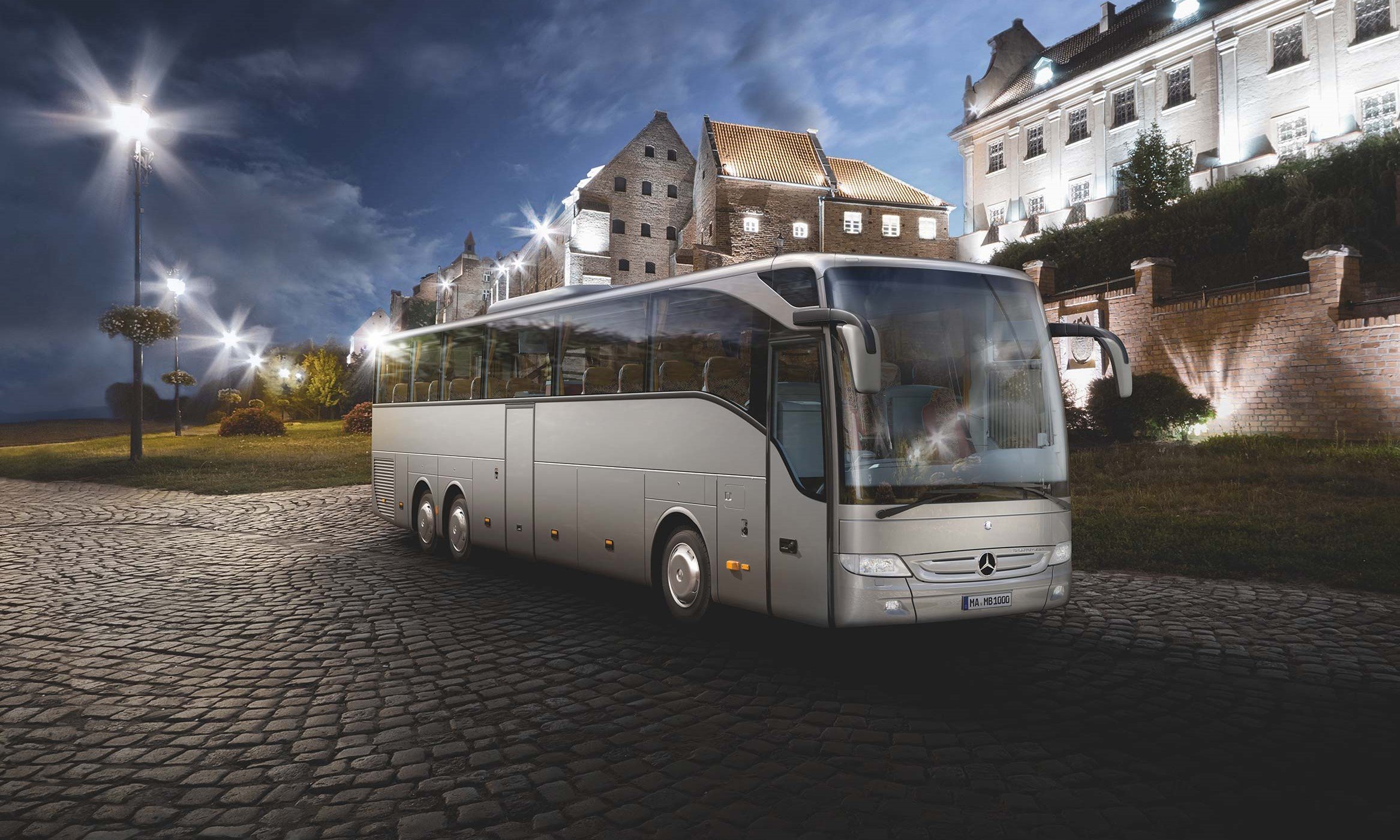Туристические автобусные туры. Mercedes-Benz Tourismo. Туристические автобусы Мерседес 2022. Экскурсионные автобусы ,Mercedes Benz. Экскурсионный автобус Мерседес.