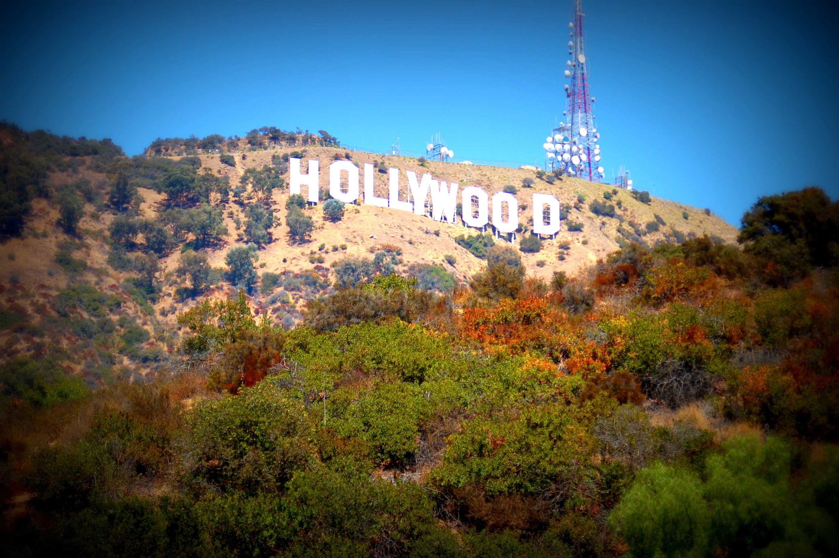 Голливуд это город. Лос-Анджелес Калифорния Голливуд. Лос Анджелес голливудские холмы. Знак Голливуда Калифорния.