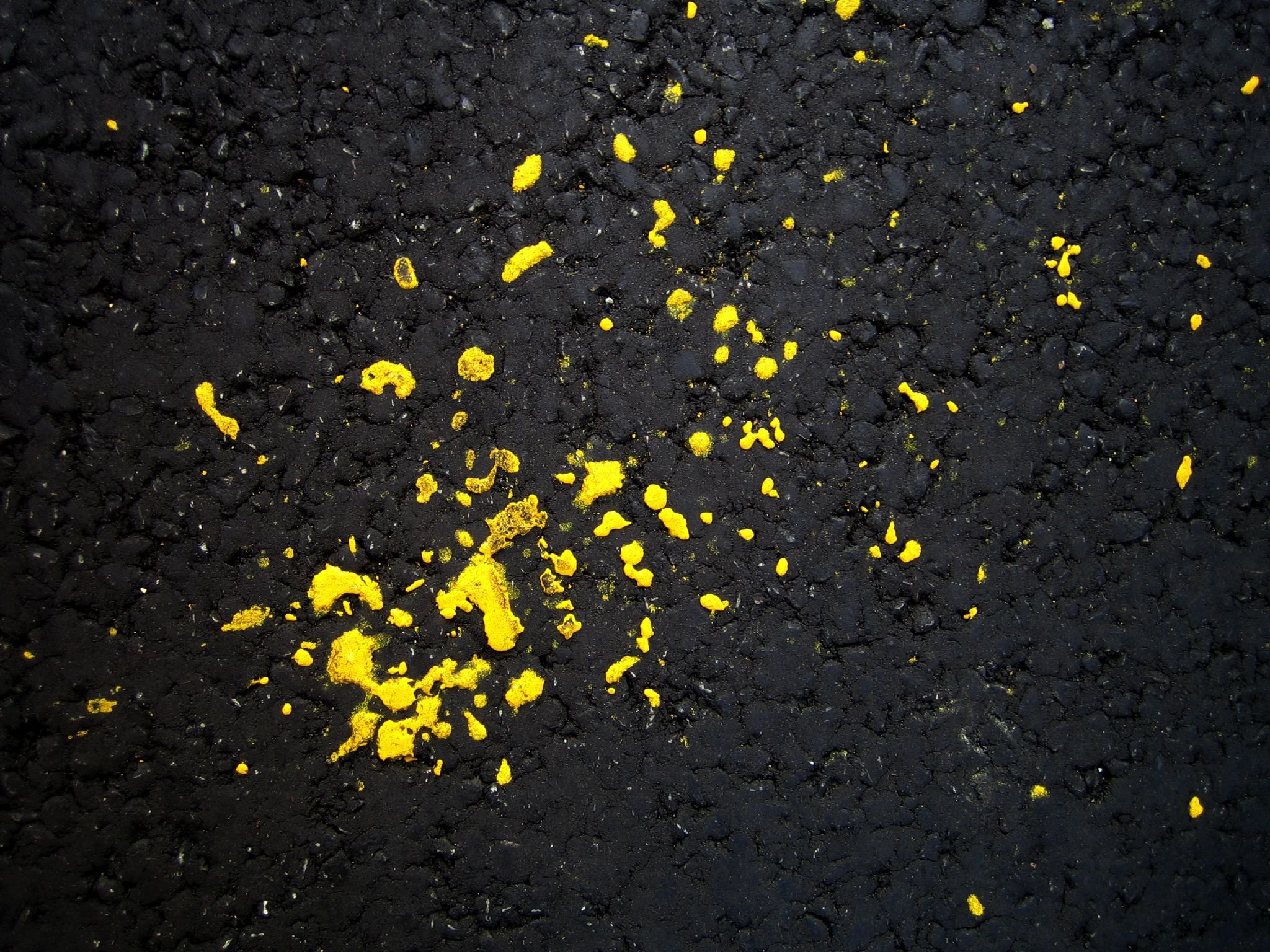 Темно желтая краска