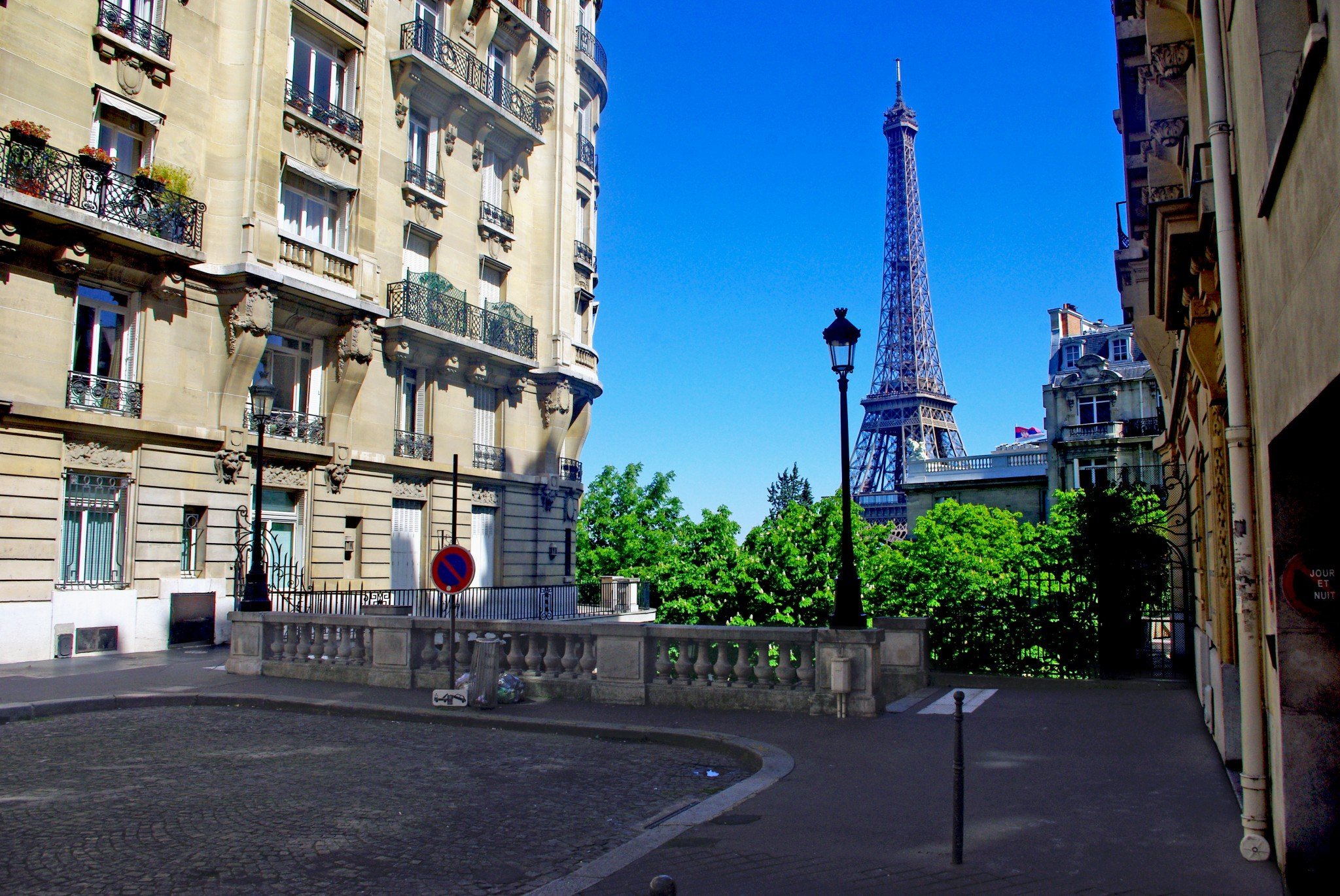 Avenue de Camoens Париж