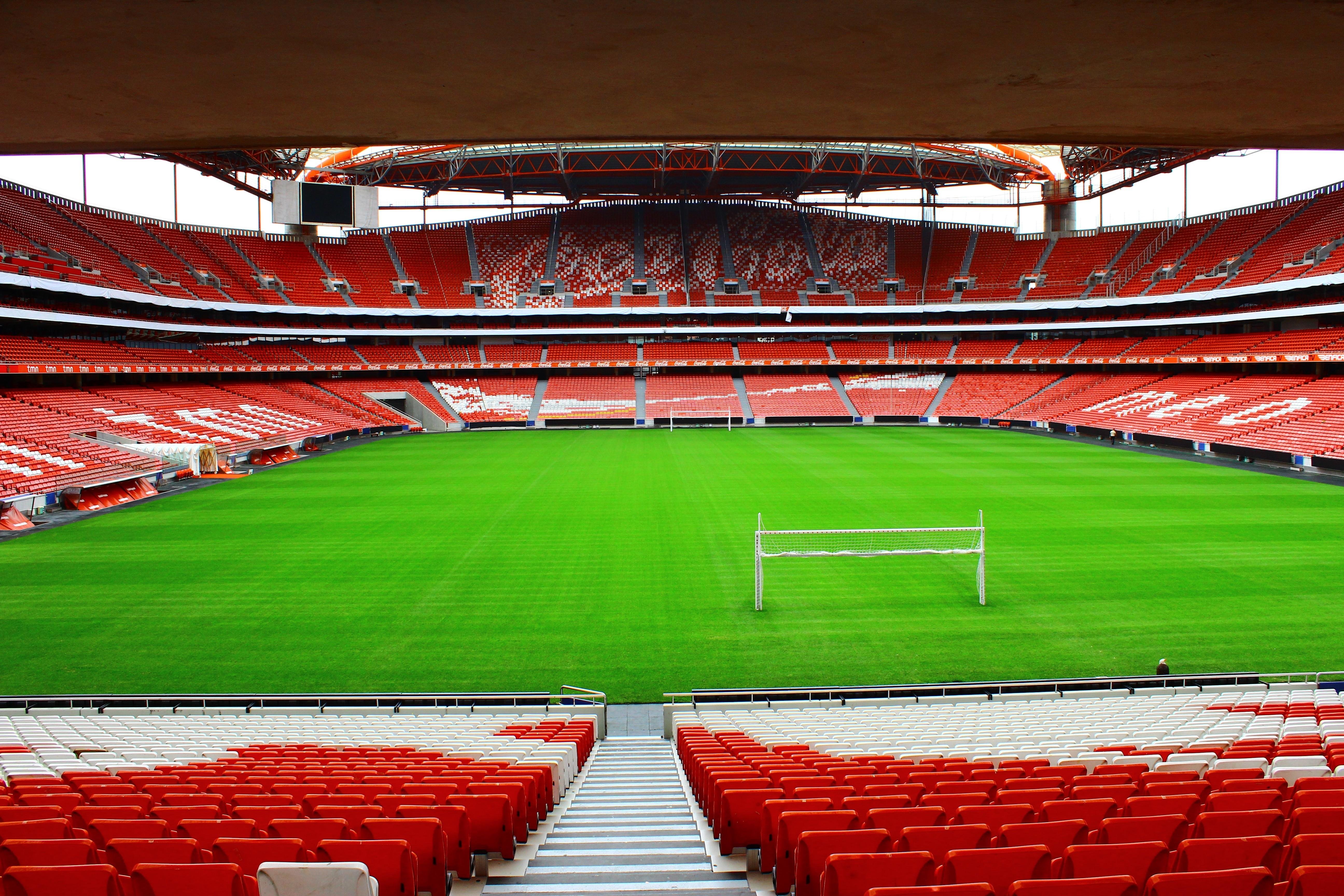 Фон стадиона. Stadion Neufeld Берн Швейцария футбольный стадион. Стадионы Португалии. Визела Португалия стадион.