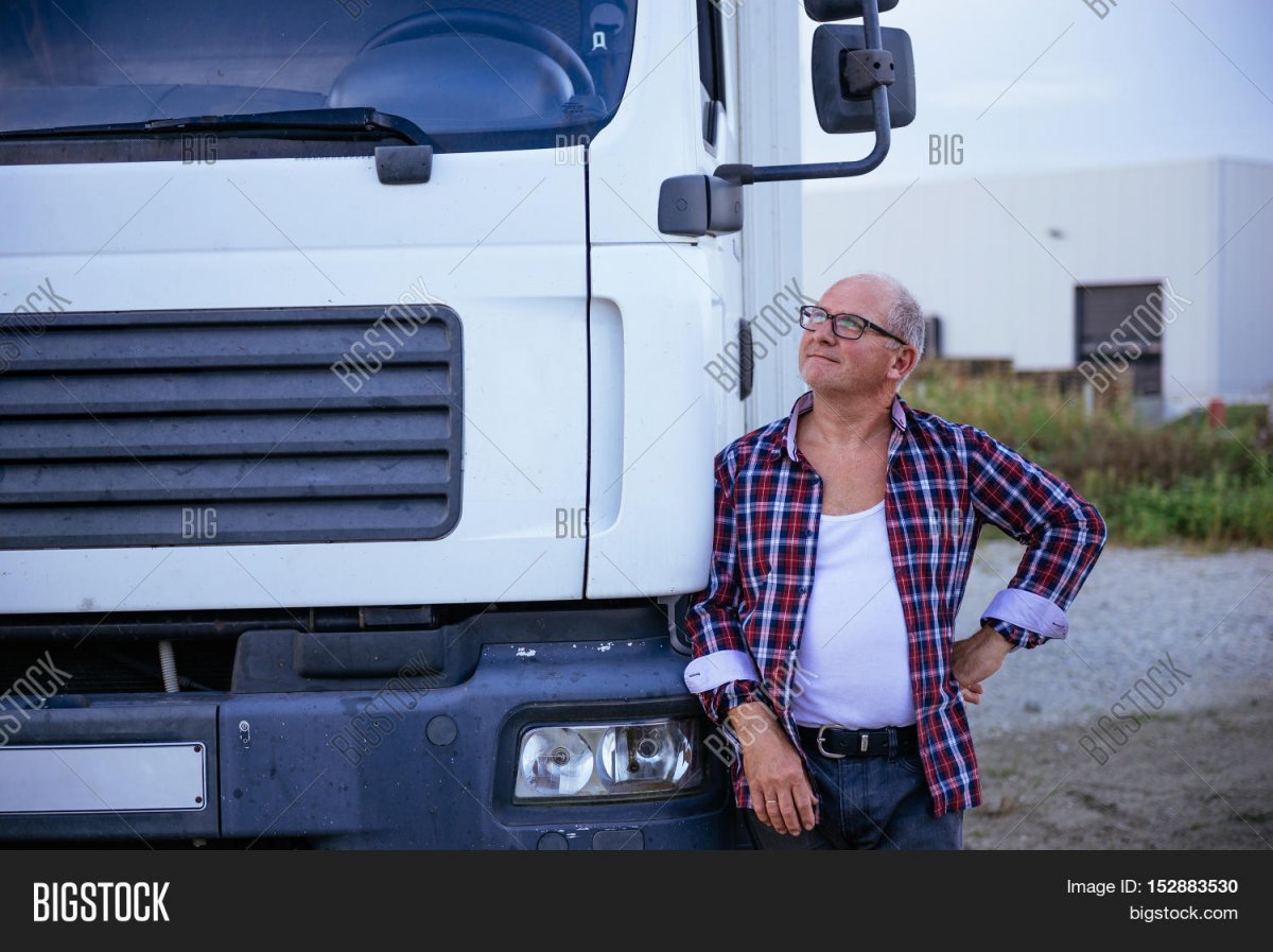 Водитель грузовика арт