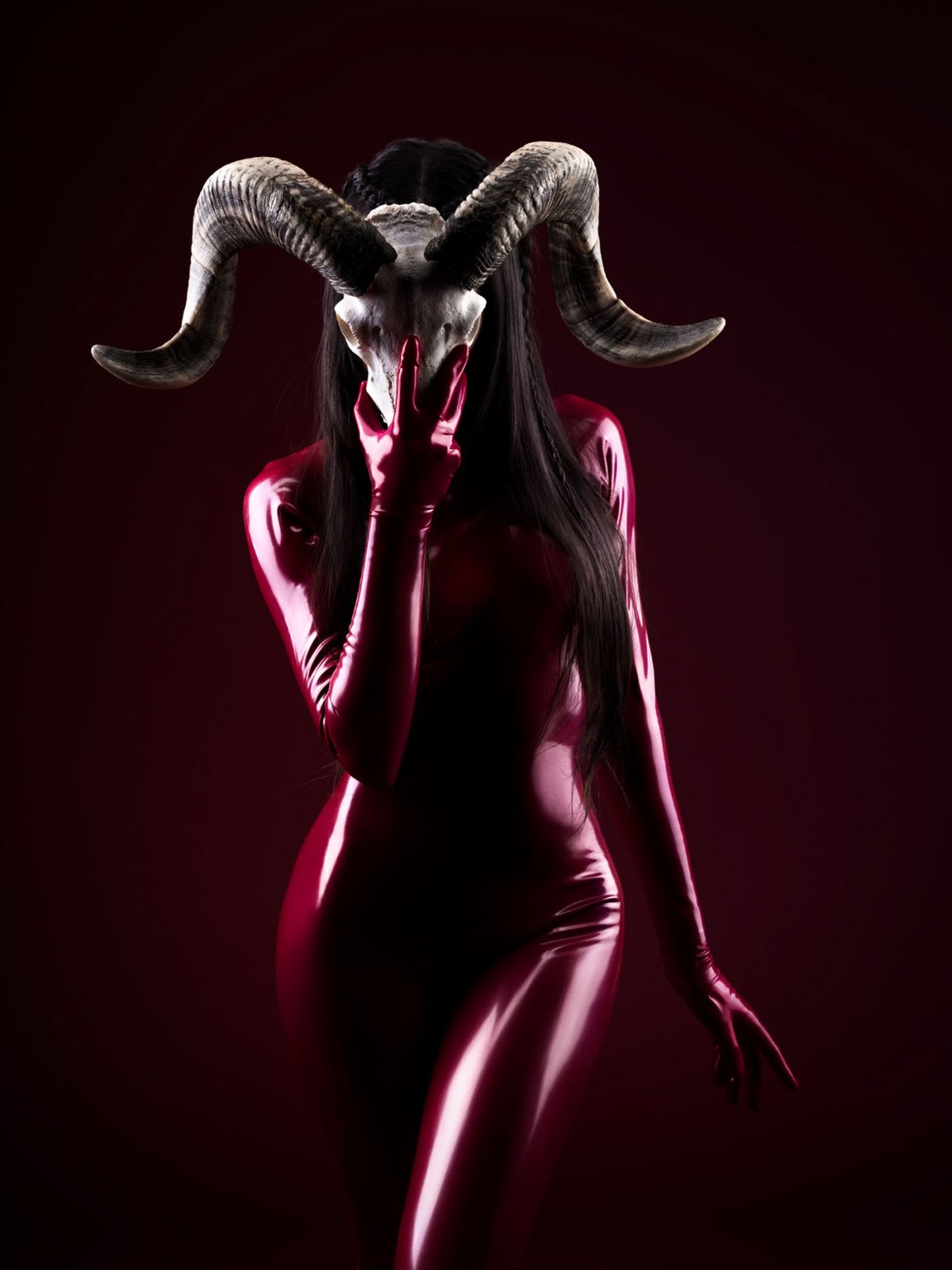 Девушка дьявол