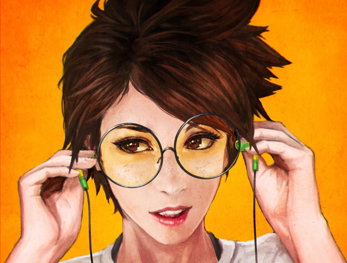 Девушка в очках арт