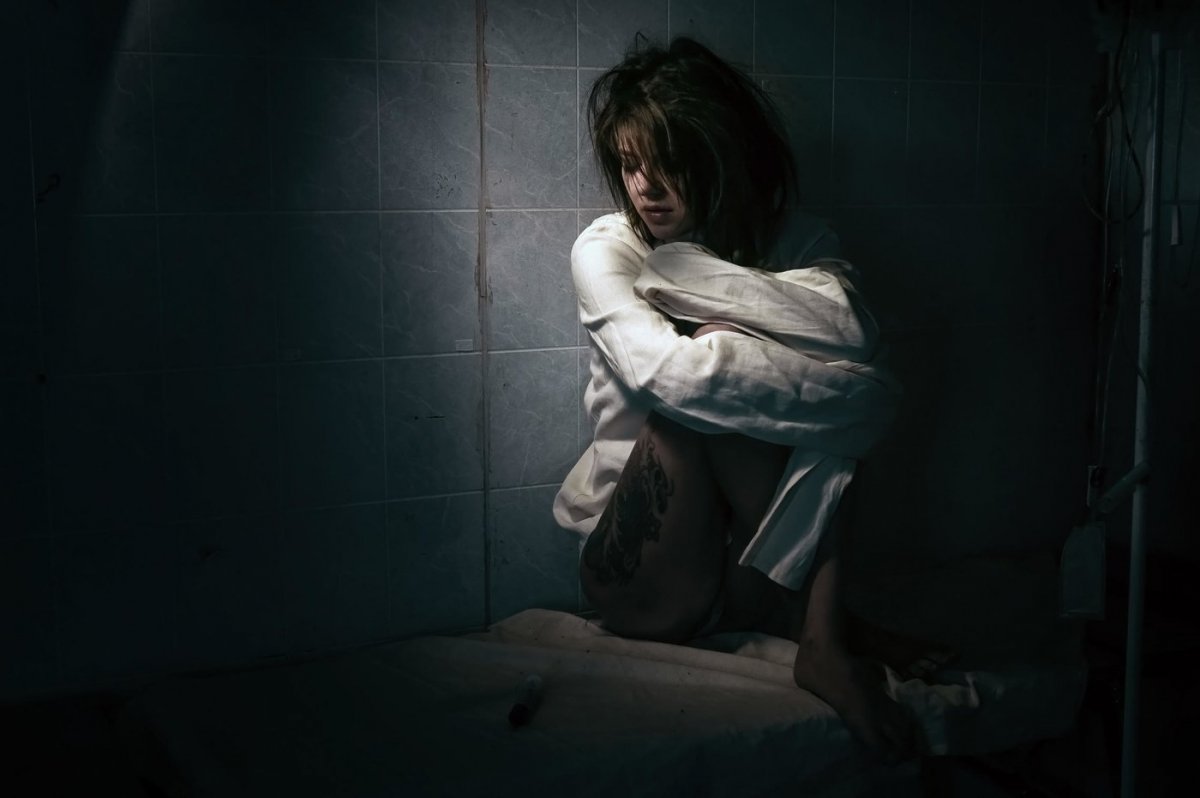 Девушка всмерительной рубашке