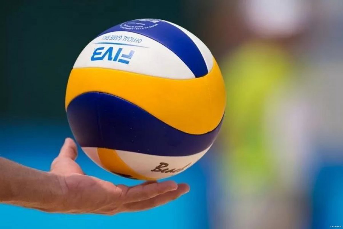 Волейбольный мяч в полёте