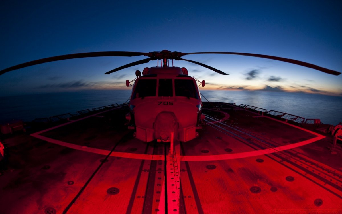 Красный вертолет