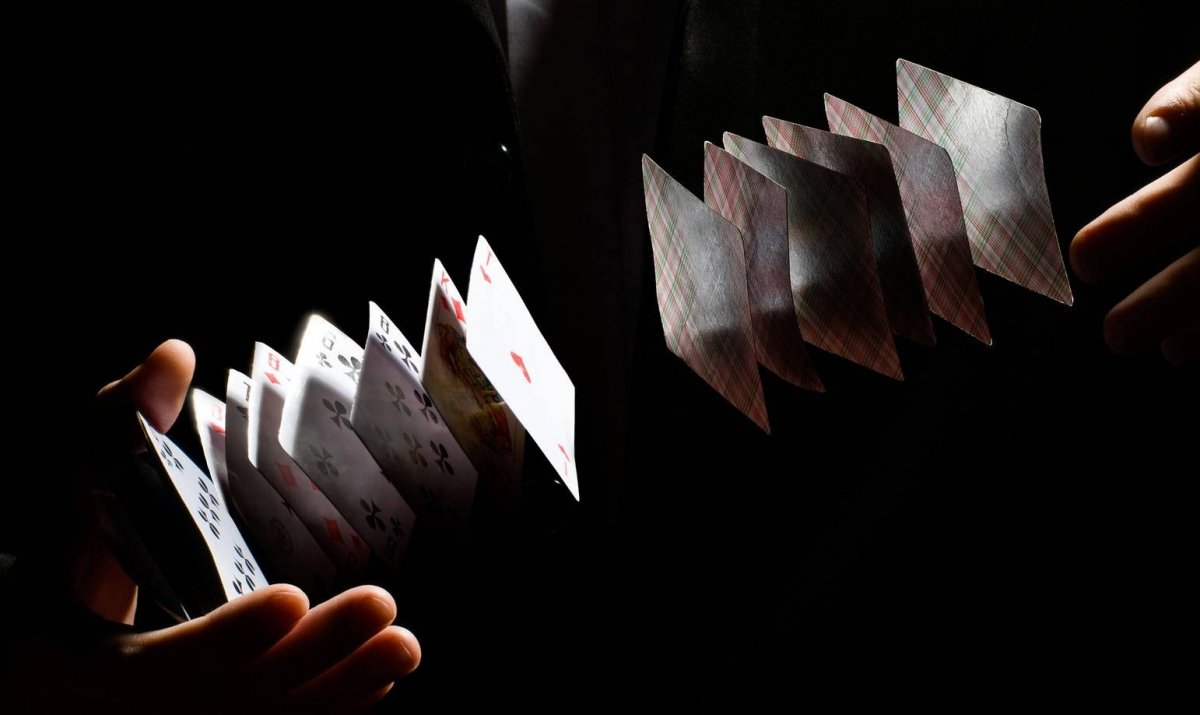 Фокусники картежники