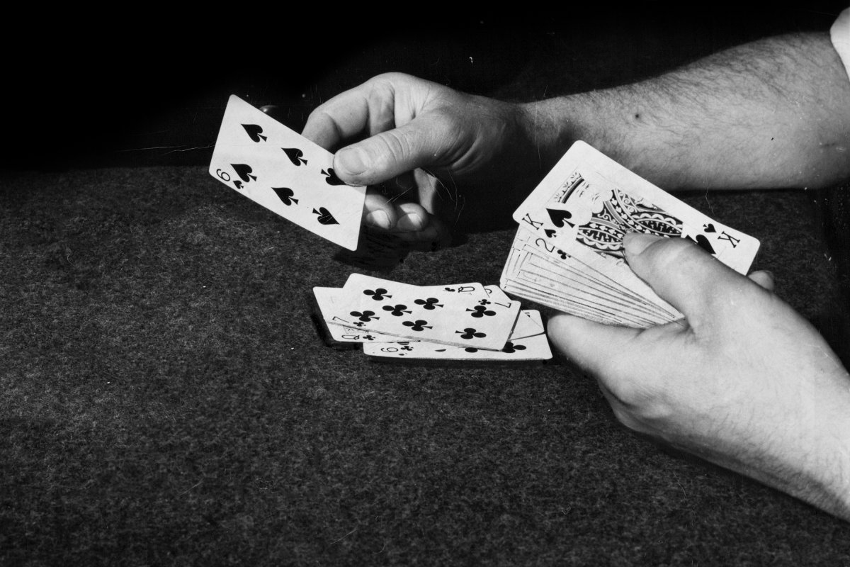 Игральные карты на столе