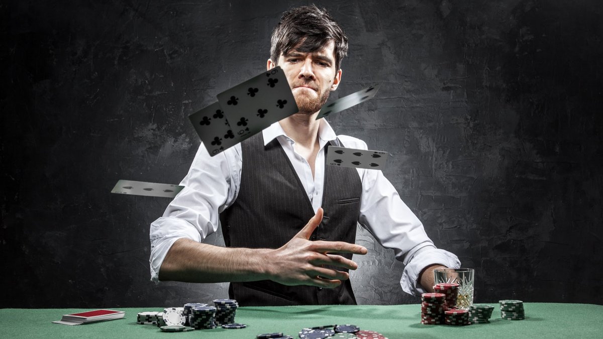 Майкл Адамо Покер