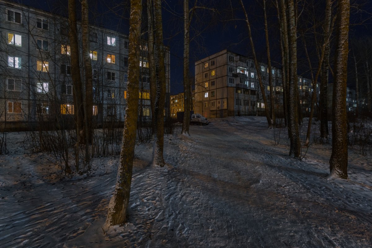 Двор пятиэтажки