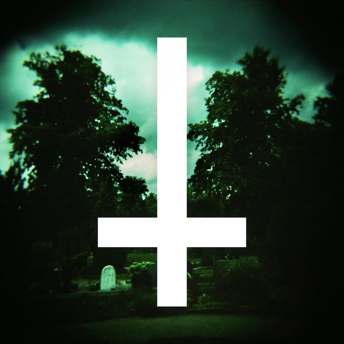 Перевернутый крест Витч Хаус