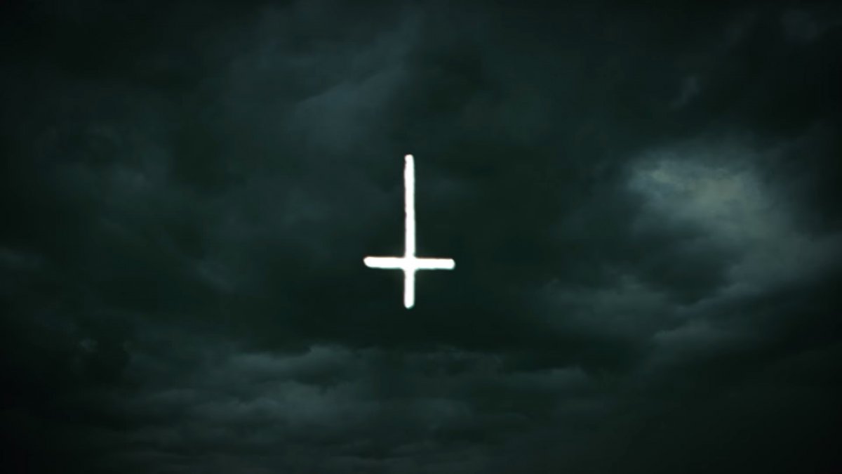 Красно черный крест