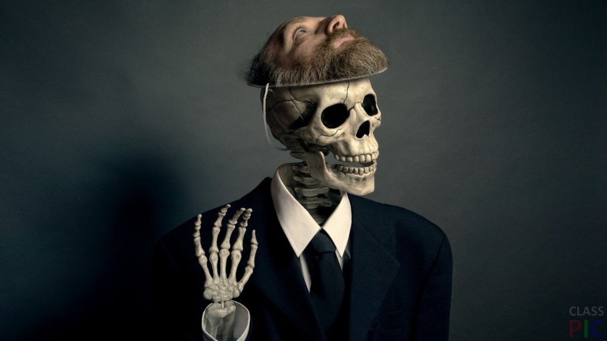 Скелет в костюме арт