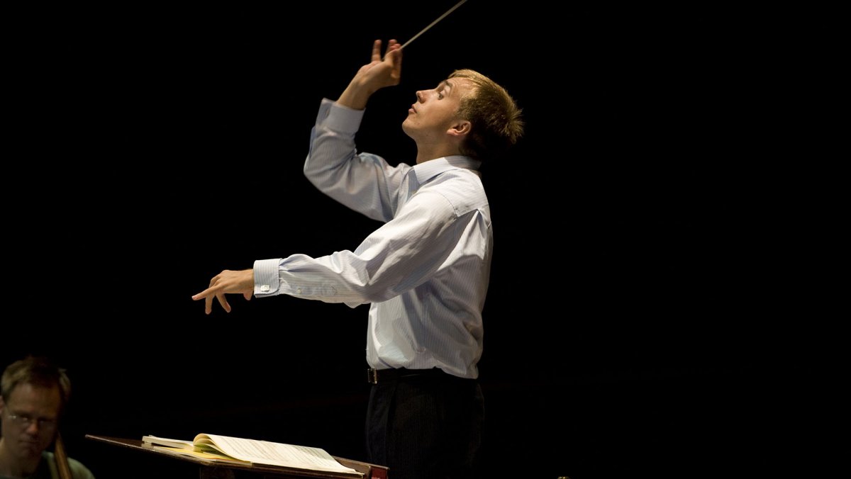 Дирижер эмоции