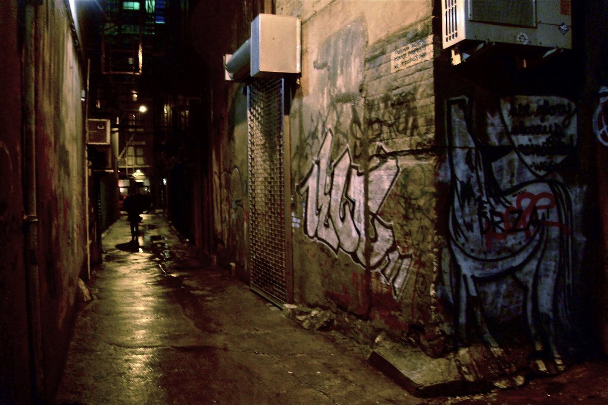 Тёмный переулок Нью Йорк