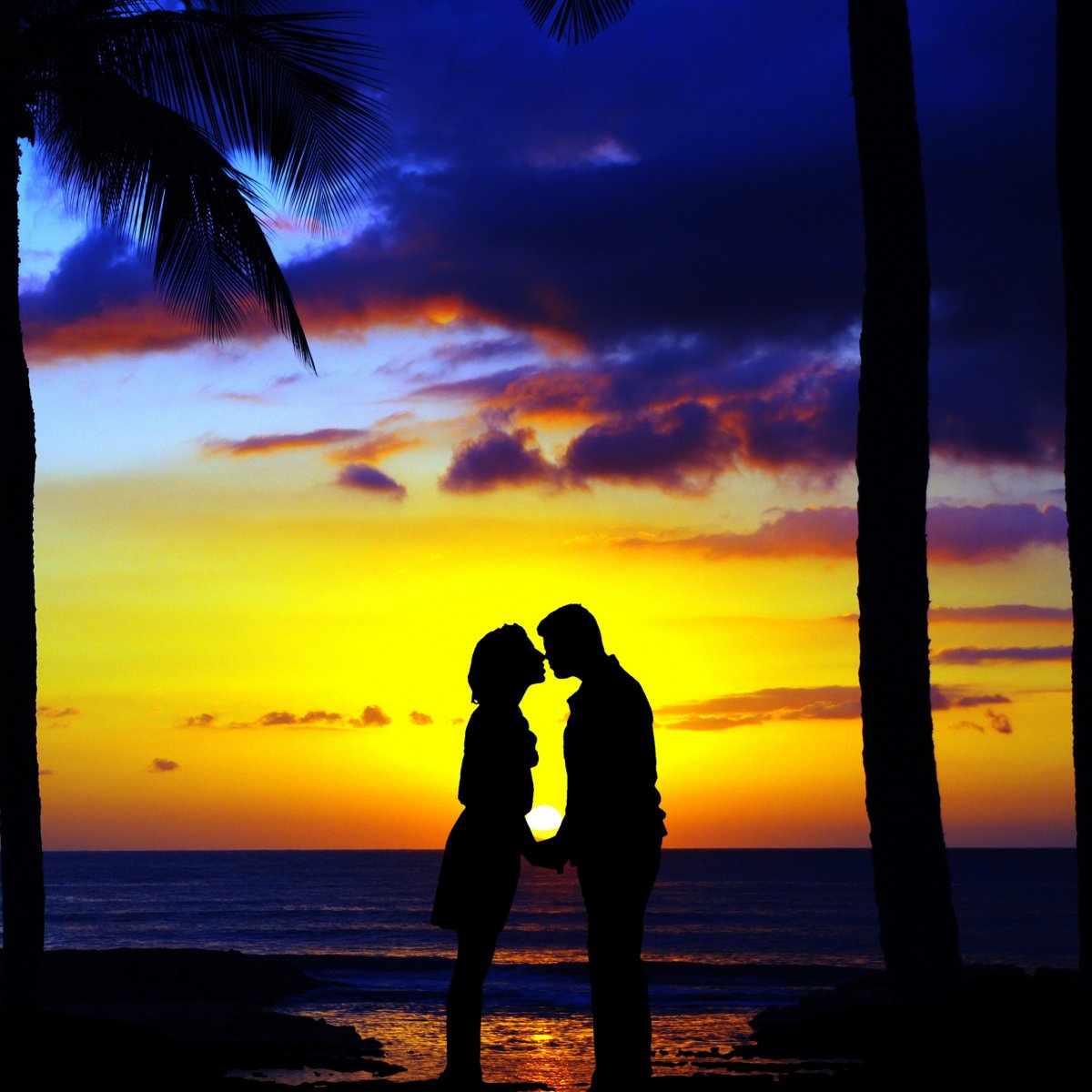 Силуэт пары на закате