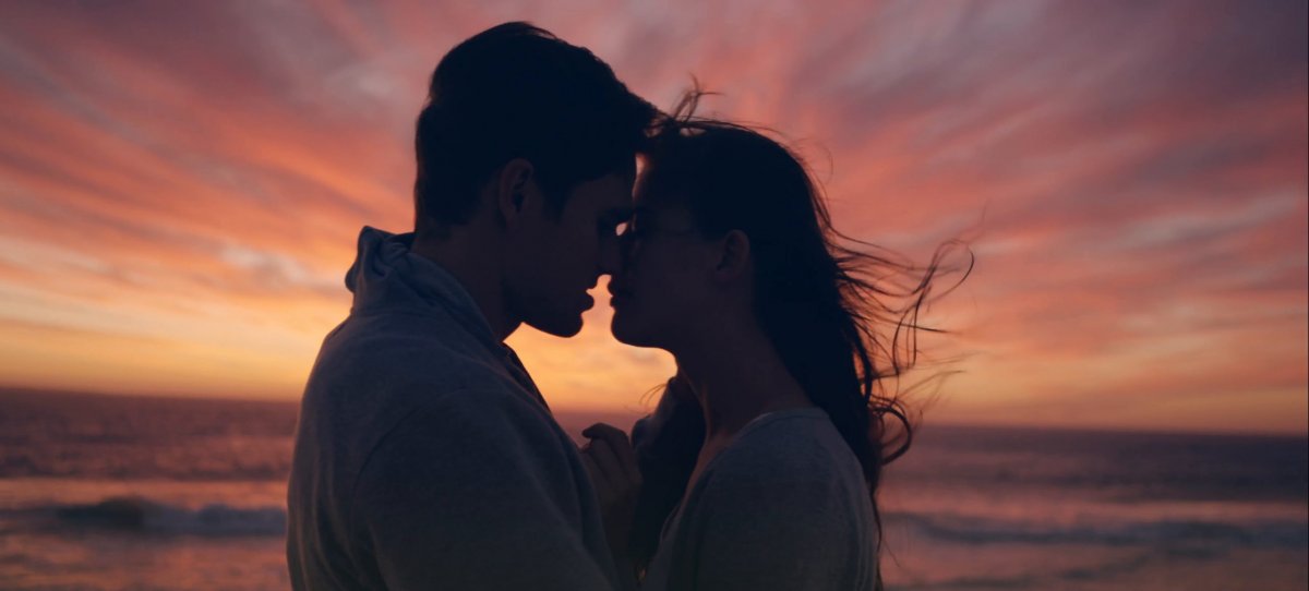 Объятия влюбленных