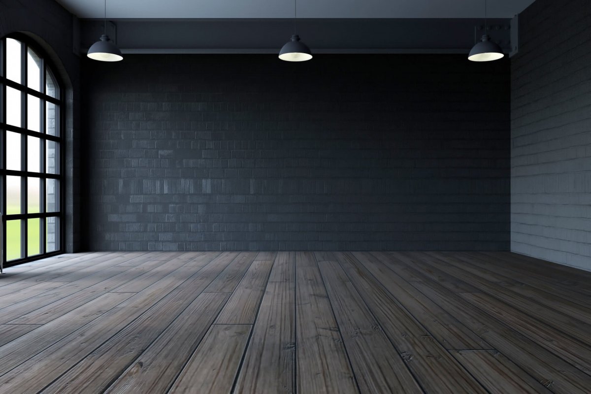 Картины на фоне кирпичной стены