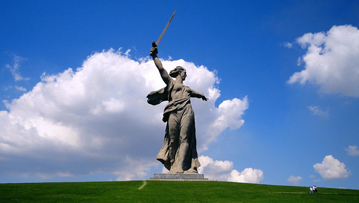 Монумент Родина мать в Волгограде
