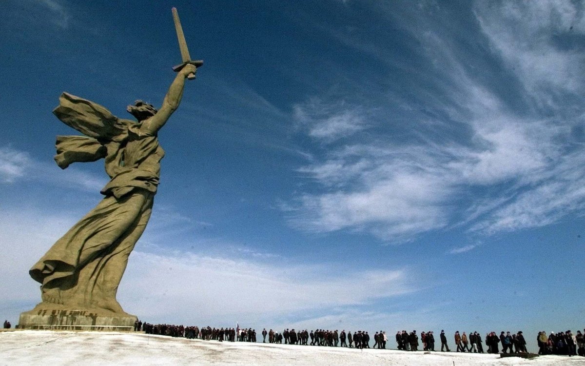 Сталинград выстоял Сталинград победил